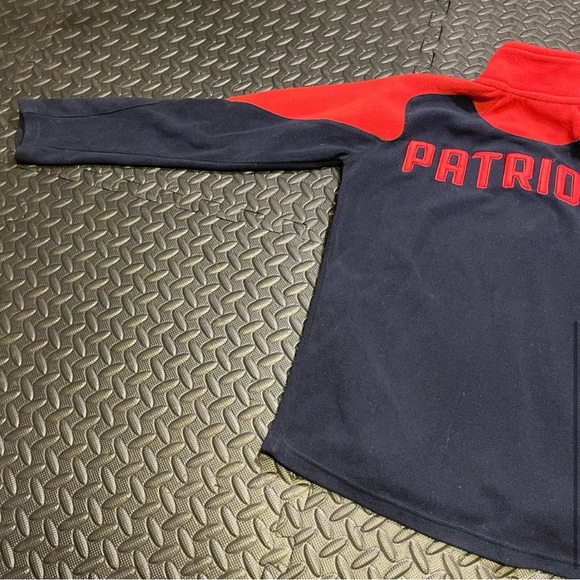 NFL Patriots Football Fleece Sweatshirt 1/4 Zipper Red Navy Size Medium 10/12 - Picture 5 of 9